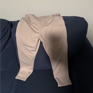 Danskin Taupe Leggings Size L SMOKE FREE HOME